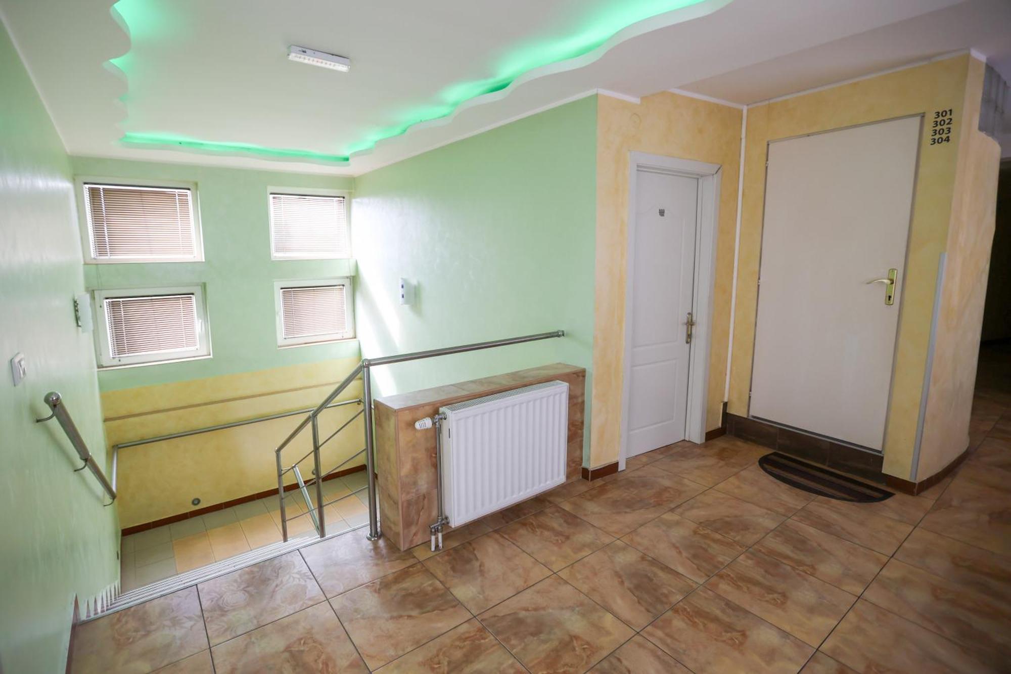 Hotel Marex Centar à Jabuka Extérieur photo