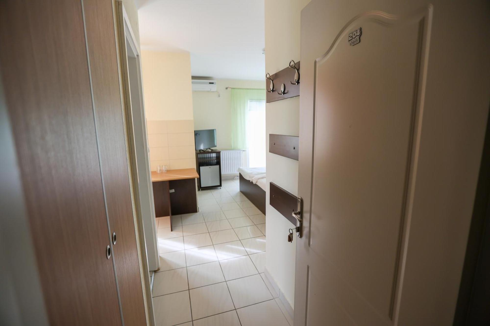 Hotel Marex Centar à Jabuka Extérieur photo
