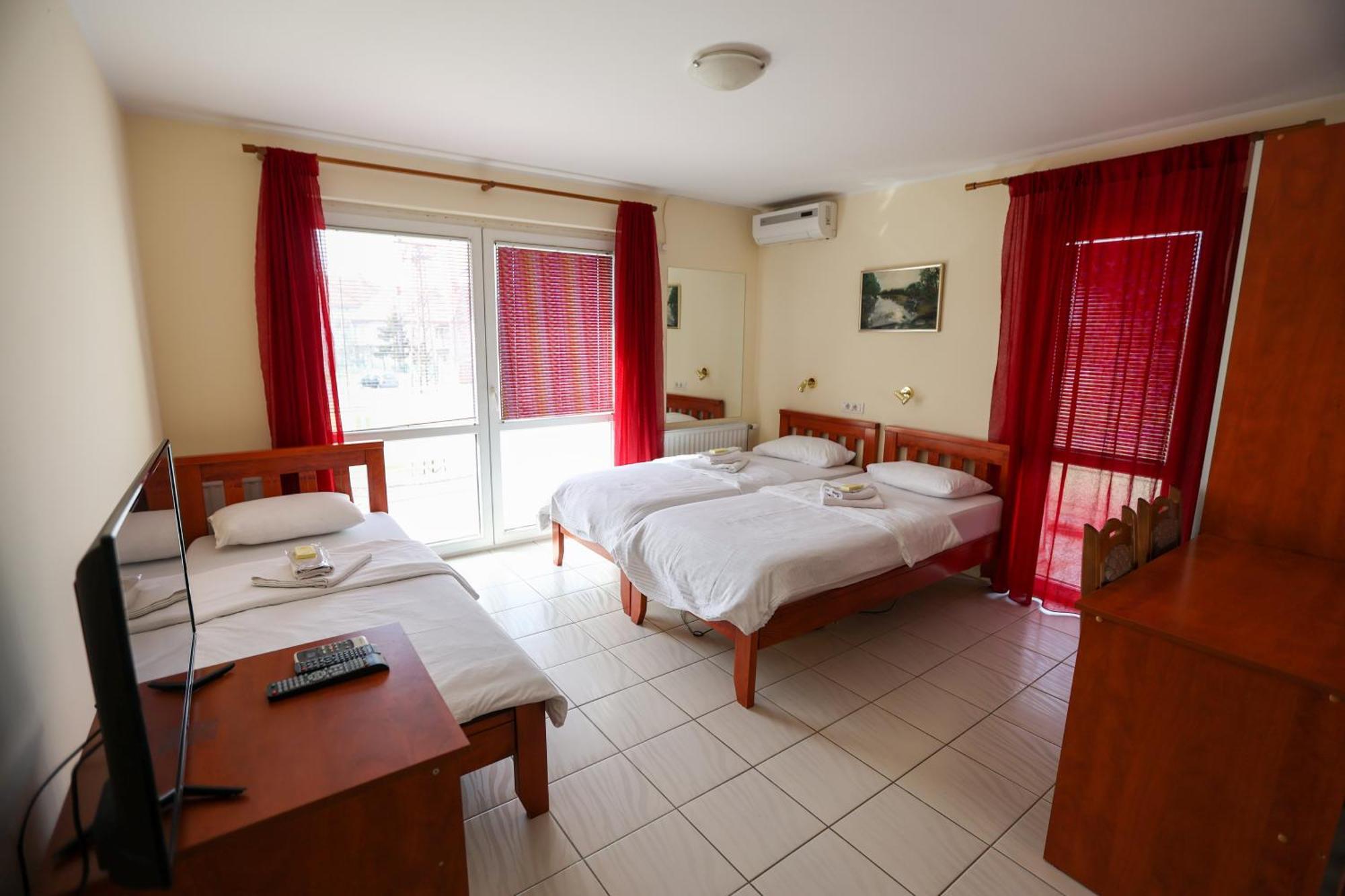 Hotel Marex Centar à Jabuka Extérieur photo