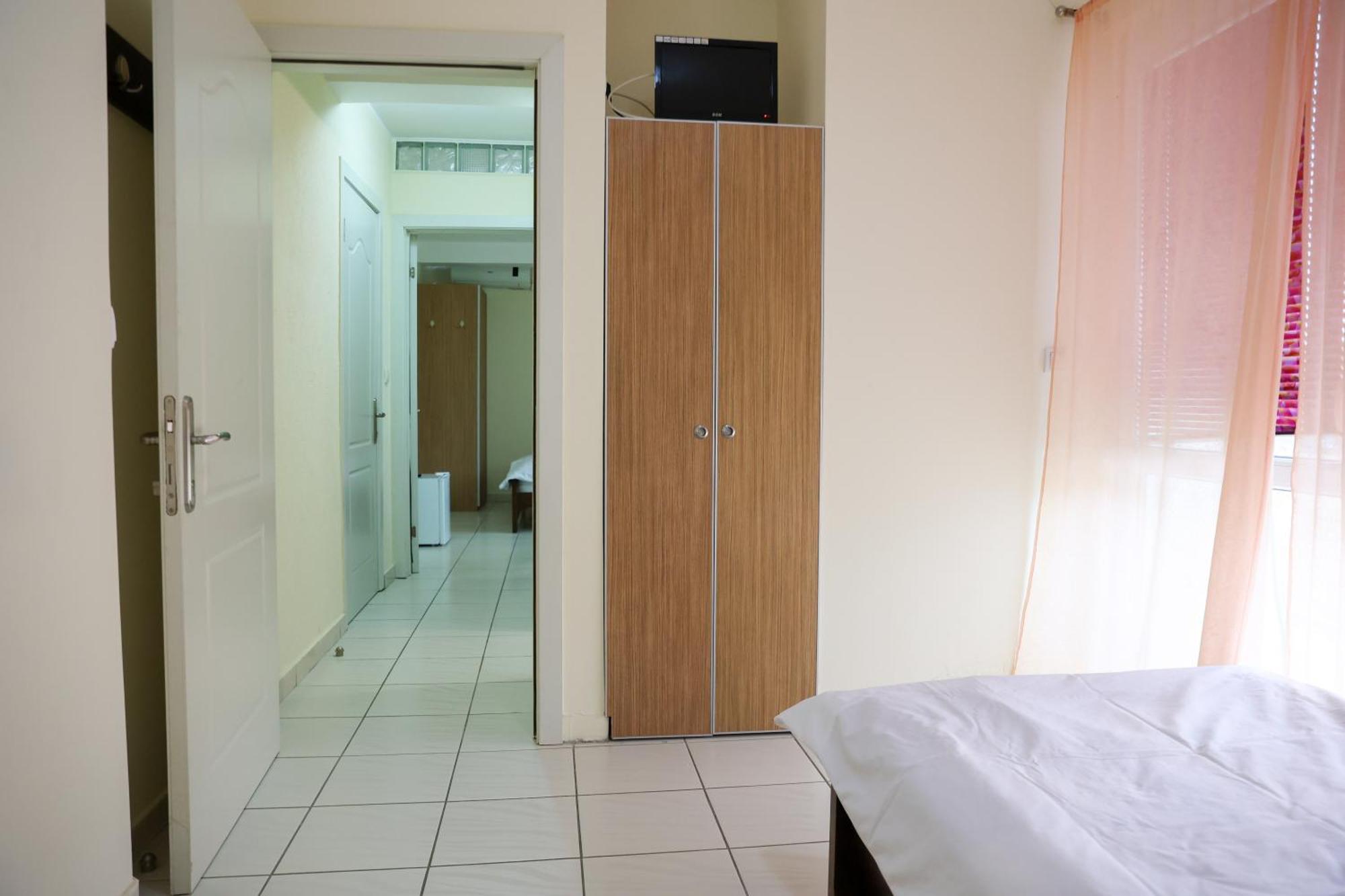 Hotel Marex Centar à Jabuka Extérieur photo